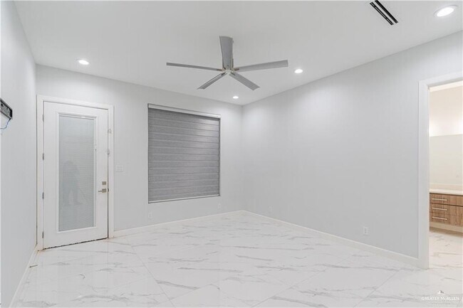 Building Photo - 29 Doctor's Dr