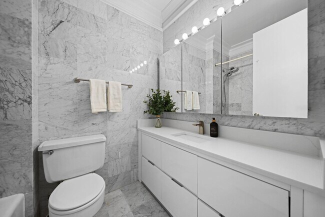 Building Photo - 7002 JFK Blvd E