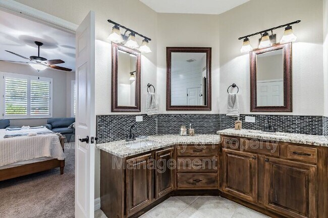 Building Photo - 539 Treviso Dr