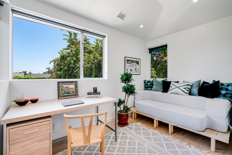 Building Photo - 4539 Beck Ave