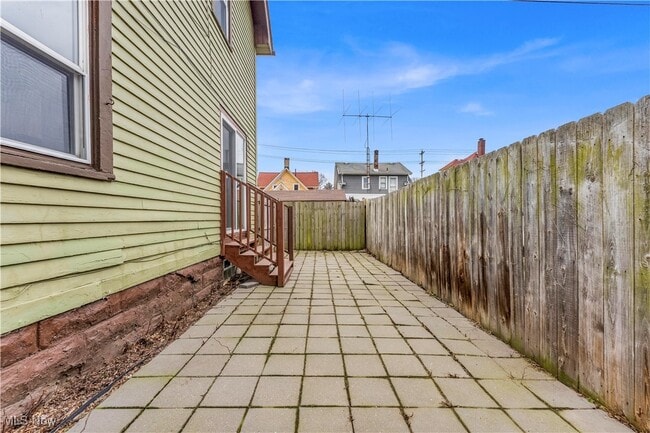 Building Photo - 3820 W 34th St