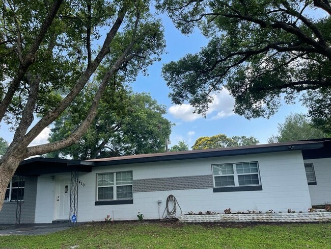 Building Photo - 2410 Avenue C NW