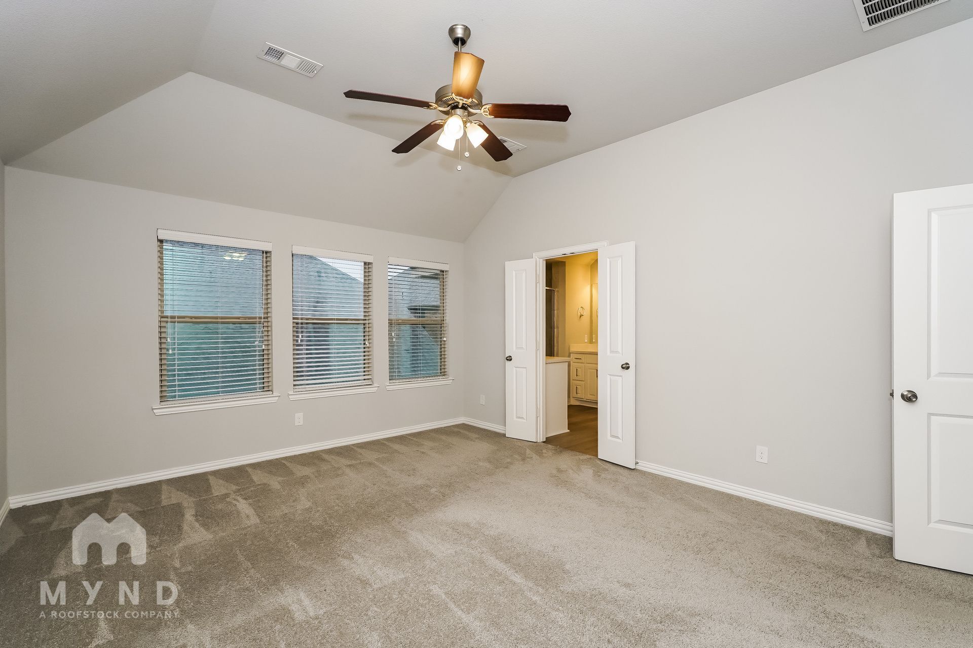 Building Photo - 120 Knight of Realm Blvd