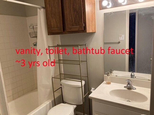 Building Photo - 2734 Colony Dr