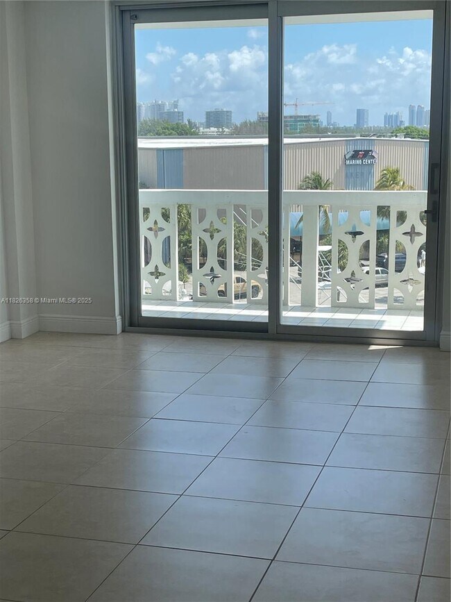 Building Photo - 13155 Ixora Ct