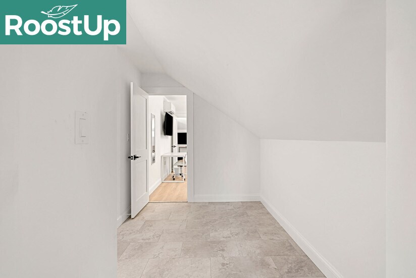 Building Photo - RoostUp Furnished Private Bedroom with Pri...