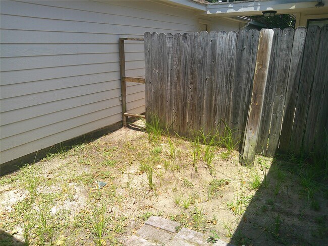 Building Photo - 5771 Easthampton Dr