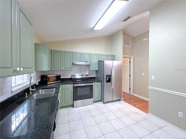 Building Photo - 8414 SW 66th Ln