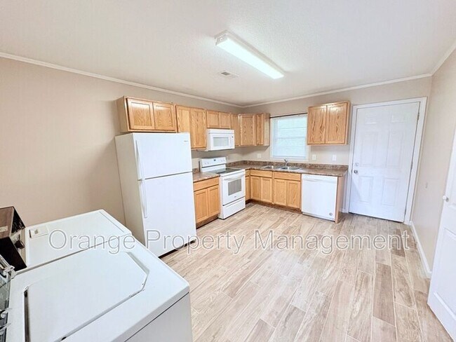 Building Photo - 410 Old Central Rd