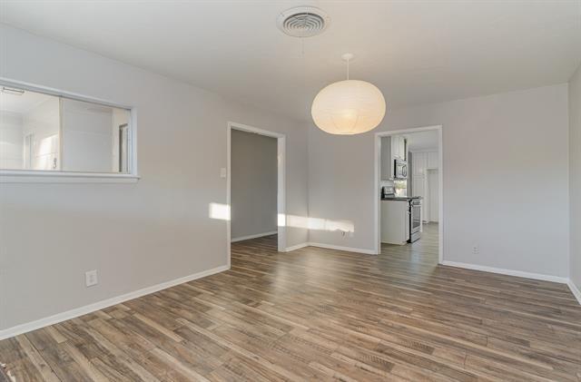 Building Photo - 3 Oak Village Dr