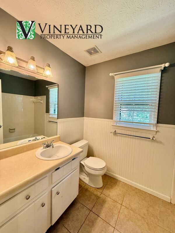 Building Photo - 4925 Falcon Wood Trace NE