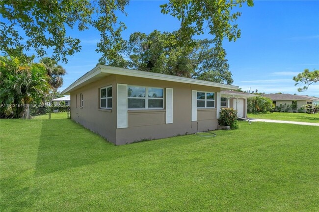 Building Photo - 246 SE 44th St