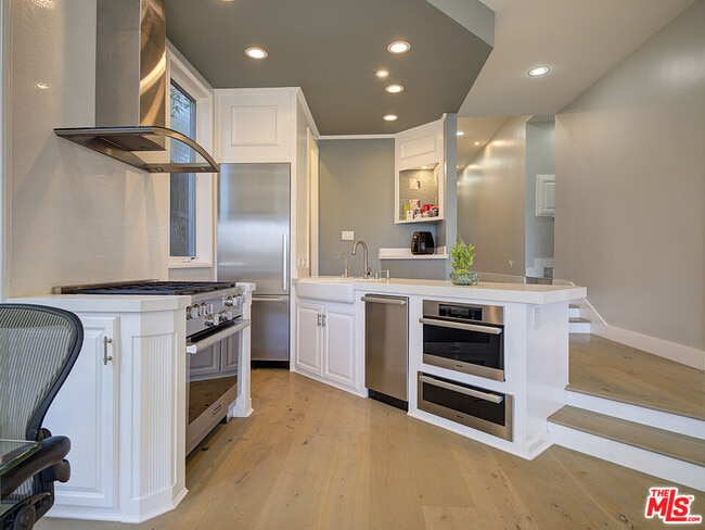 Building Photo - 7800 Veragua Dr