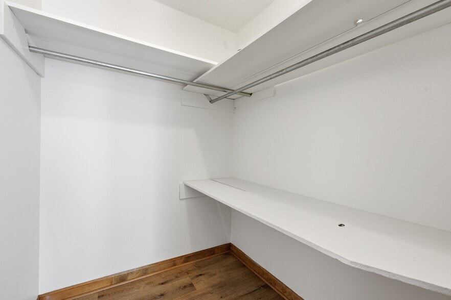 Building Photo - 1325 Sun Valley Rd