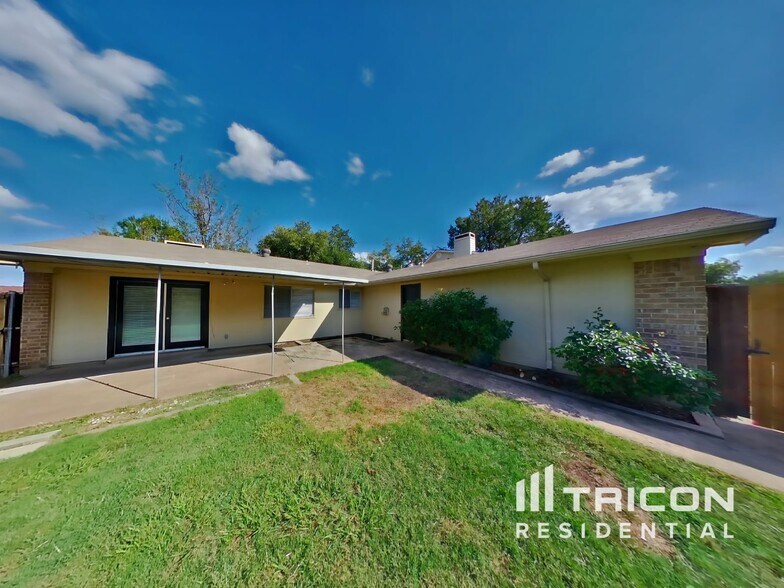 Building Photo - 2625 Sam Houston Dr