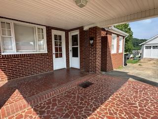 Building Photo - 410 Pell Ave