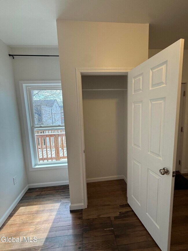 Building Photo - 346 Madison Ave