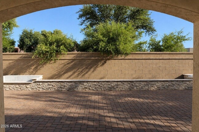 Building Photo - 1131 E Binner Dr
