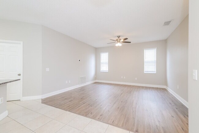 Building Photo - 552 Viceroy Ct