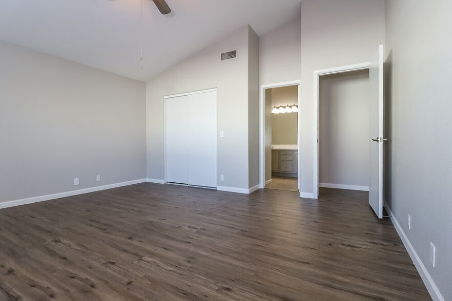 Building Photo - 8936 W Fullam St