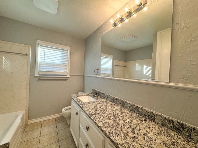 Building Photo - Newly-updated, 3-bedroom near LCU!