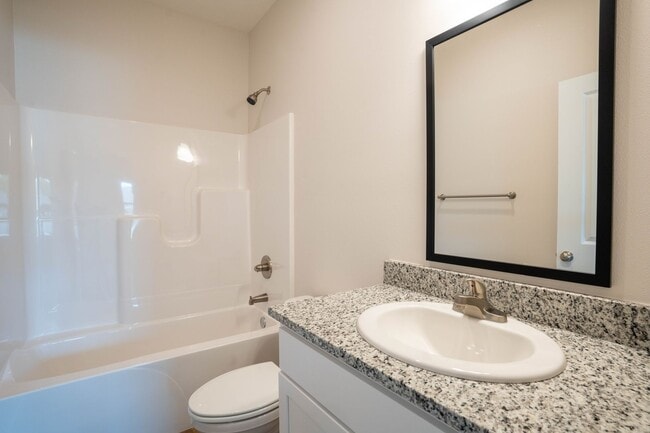 Building Photo - BRAND NEW 3 BEDROOM HOME - Mount Vernon, MO