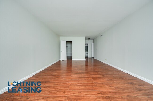 Building Photo - 813 S Shenandoah St