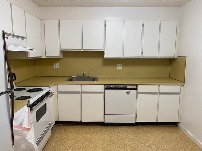 Building Photo - 406 Broadway