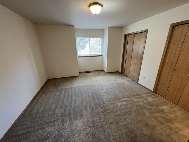 Building Photo - 3709 87th Ave NE