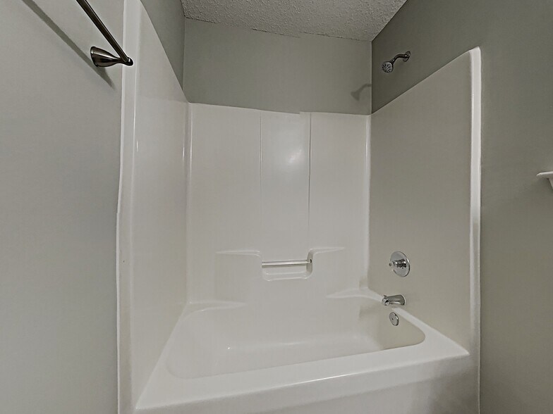 Building Photo - 9017 Shenington Pl