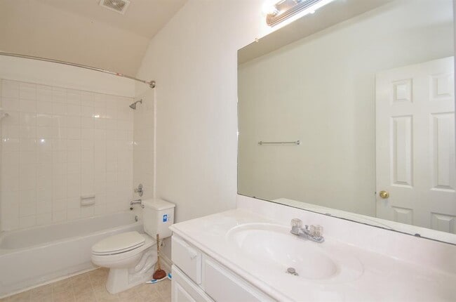 Building Photo - 15002 Turphin Way