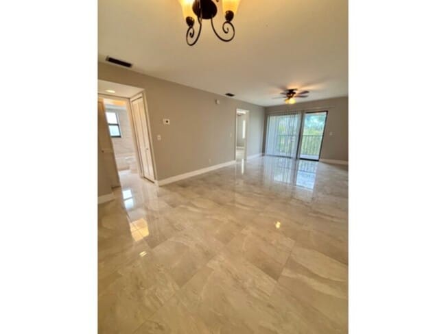 Building Photo - 2 Bedroom 2 Bath Apartments! Multiple Unit...
