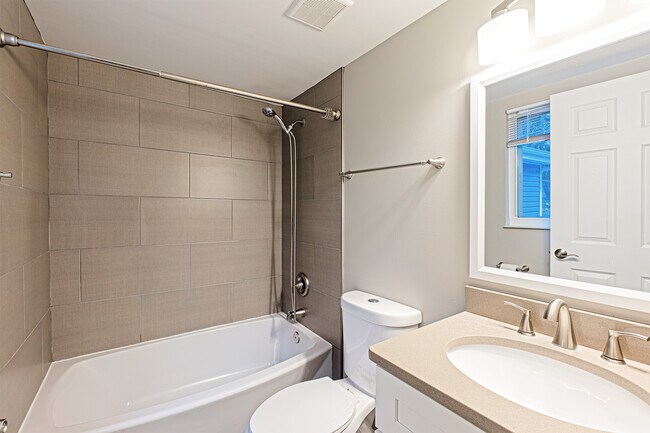 Building Photo - 9705 Locust Hill Dr