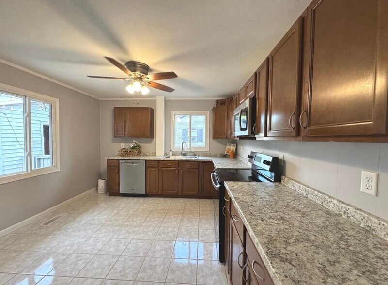 Building Photo - 681 Stockton Heights Dr