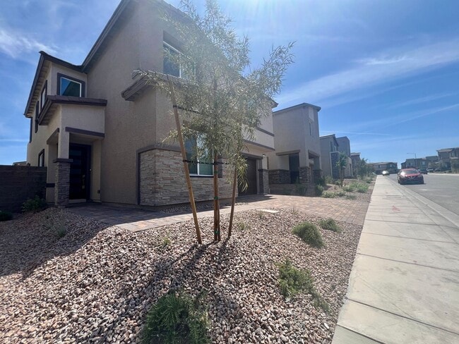 Building Photo - Stunning Newly Built 4-Bedroom, 3-Bathroom Home in Henderson