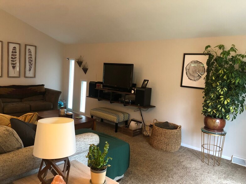 Living Room - 202 N 110th St
