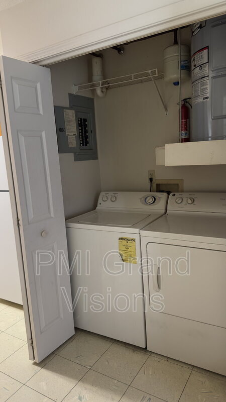 Building Photo - 1305 18th St