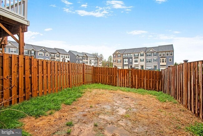 Building Photo - 2323 Champions Wy