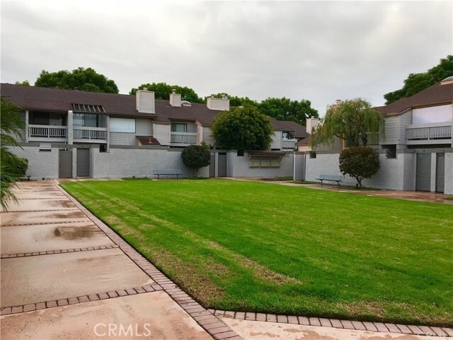 Building Photo - 2220 E Chapman Ave