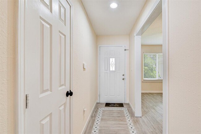 Building Photo - 10526 Huntington Way Dr