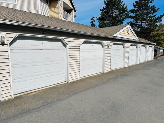 Building Photo - 5400 Harbour Pointe Blvd