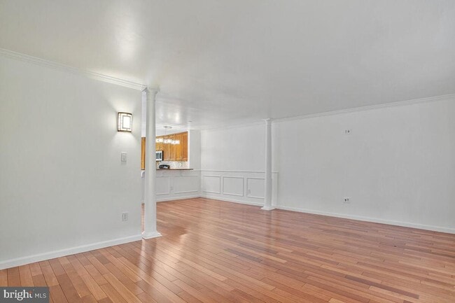 Building Photo - 205 Castleton Pl