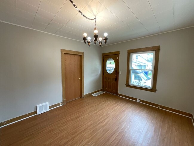 Building Photo - 3392 W 49th St