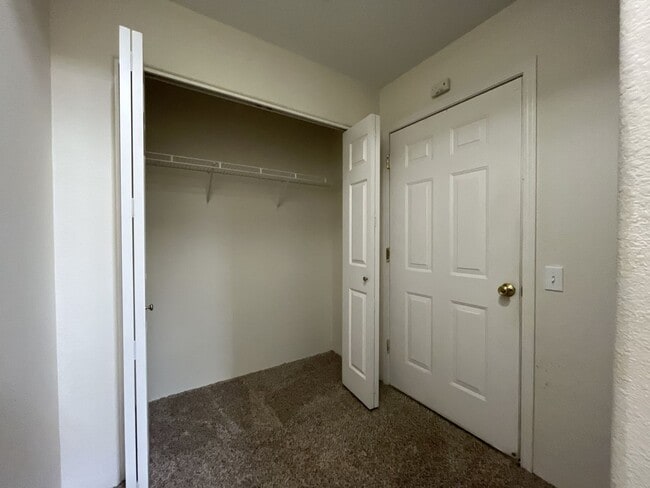 Building Photo - Spacious Three-Story Townhome Near Orenco Station with Attached Garage, Private Balcony, and Vaul...