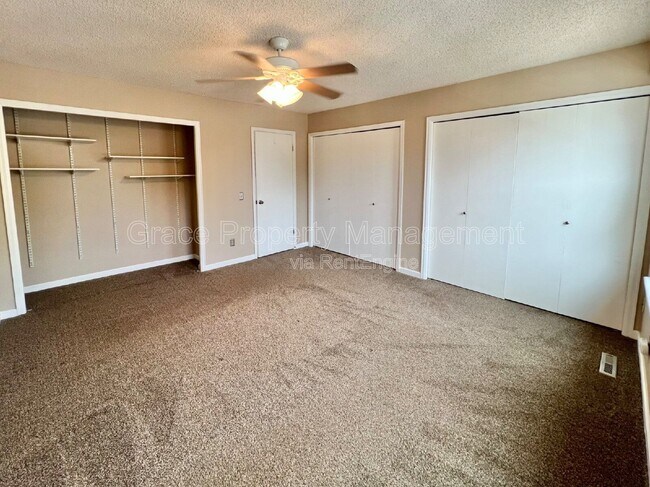 Building Photo - 11560 Community Center Dr