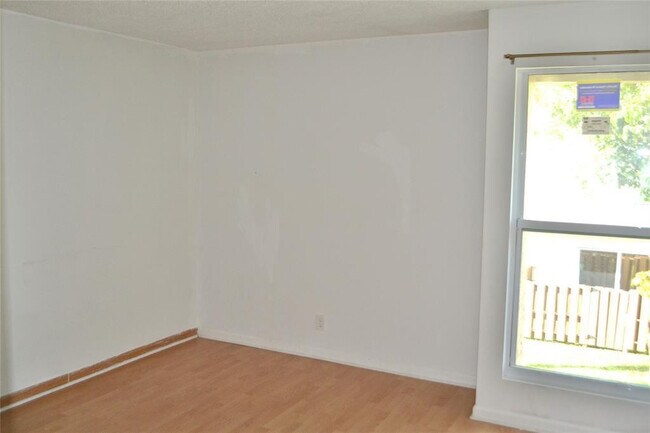 Building Photo - 8237 NW 8th Ct