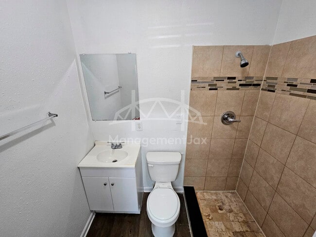 Building Photo - 1010 Edgewood Ave W