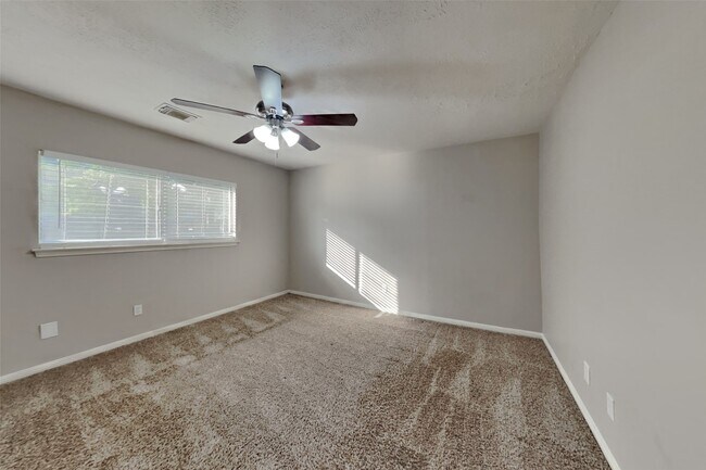 Building Photo - 5419 Roserock Ln