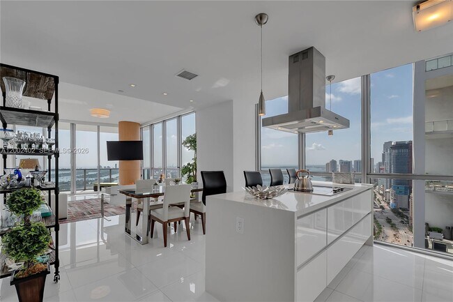 Building Photo - 1100 Biscayne Blvd