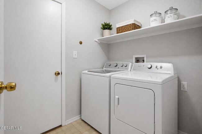 Building Photo - 12701 Tierra Monje Ln